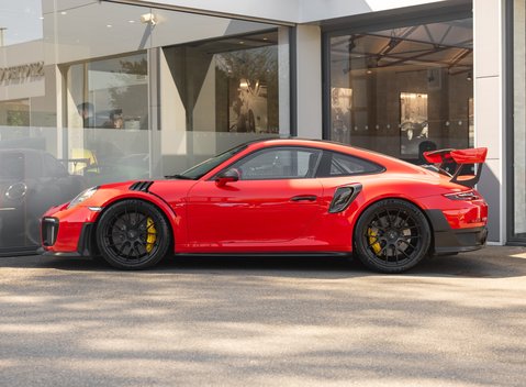 Porsche 911 GT2 RS Weissach (991) 3