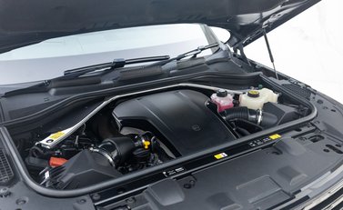 Land Rover Range Rover P615 SV 55