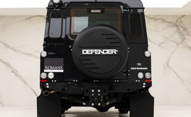 Land Rover Defender 110 XS 5