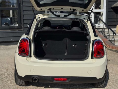 Mini Hatch 1.5 Cooper Hatchback 3dr Petrol Manual Euro 6 (s/s) (136 ps) 29