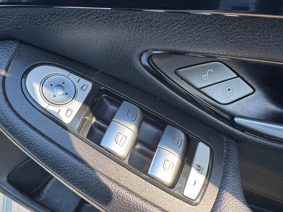 2015 Mercedes-Benz C Class — image 40
