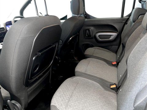 Vauxhall Combo Life 52kWh Ultimate MPV 5dr Electric Auto (7.4kW Charger) (136 ps) Cruise Contr 20