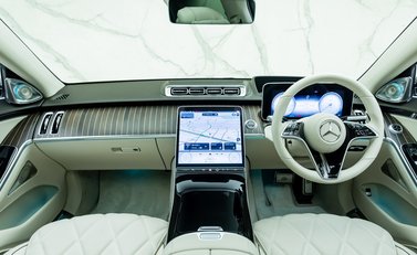 Mercedes-Benz S Class S580 Maybach First Class 31