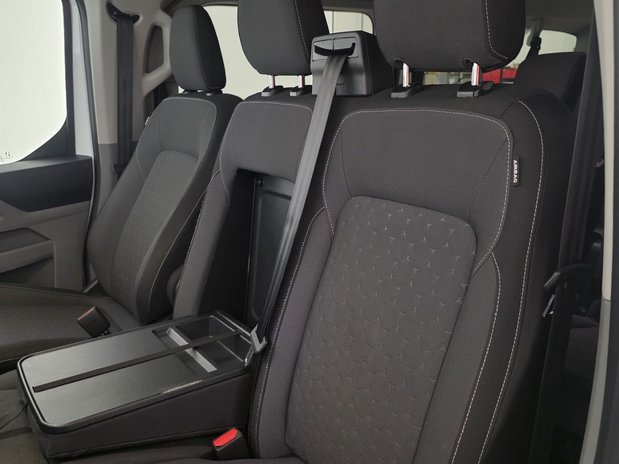 Ford Transit Custom Transit Custom 320 H1 Kombi Limited 9 Seater 2.0 EcoBlue 136ps 17