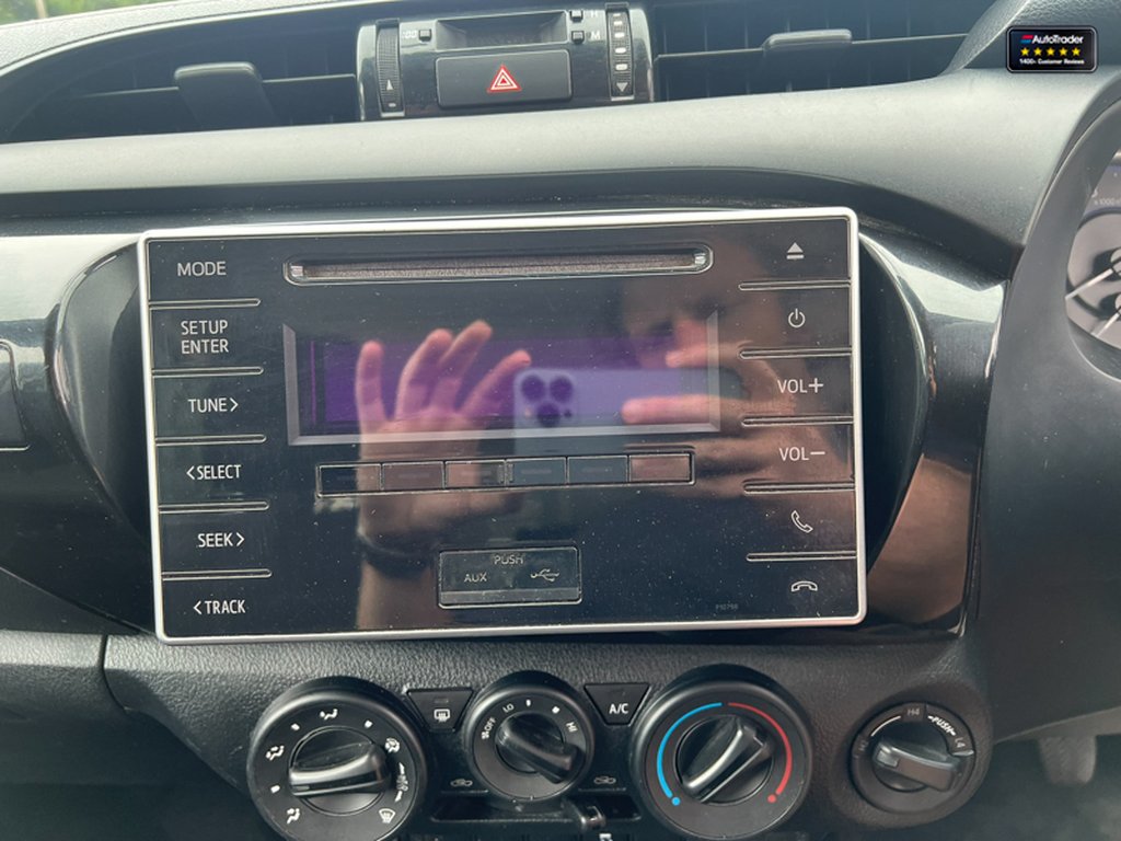 2017 Toyota HiluxCrew Cab 4X4 Active 4WD Air Con Rear Camera EURO 6 NO VAT — thumbnail 34 of 50