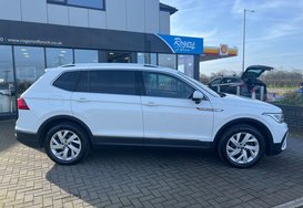 Volkswagen Tiguan Allspace LIFE 1.5 TSI 7 SEATS 7