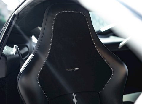 Aston Martin V12 Vantage S 21