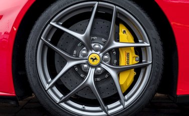 Ferrari F12 Berlinetta 10