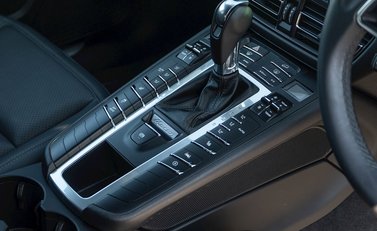 Porsche Macan S 23