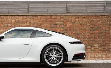 Porsche 911 Carrera (992) 27
