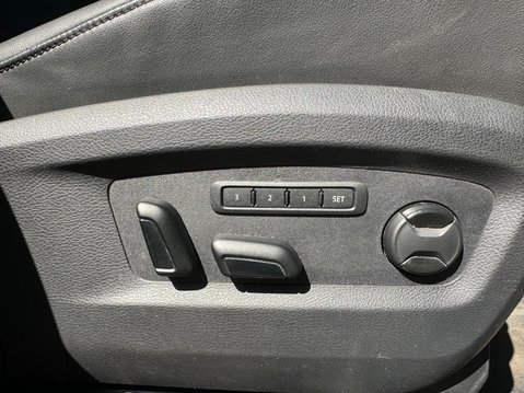 Volkswagen Caravelle EXECUTIVE TDI BMT 15