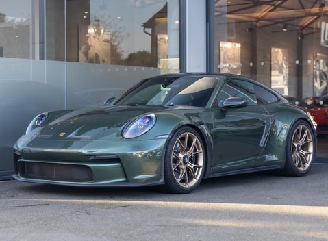 Porsche 911 GT3 TOURING (992) 2