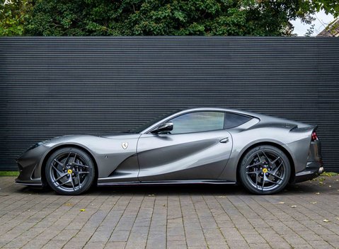 Ferrari 812 Superfast 4