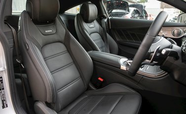 Mercedes-Benz C Class C63 Coupe 12