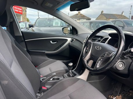 Hyundai i30 CRDI SE BLUE DRIVE 13