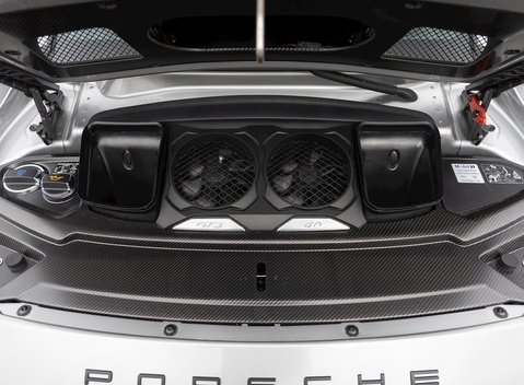 Porsche 911 GT3 (991.2) 28