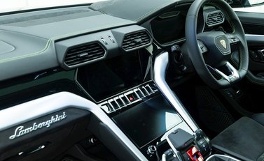 Lamborghini Urus 15
