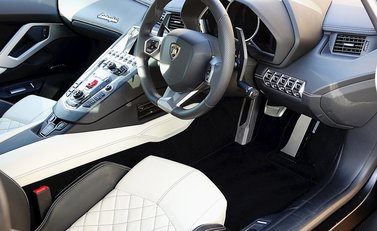 Lamborghini Aventador LP 700-4 22