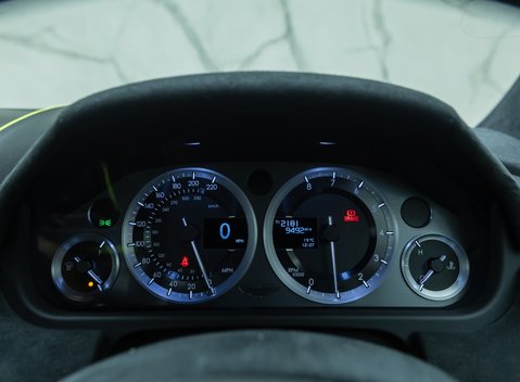 Aston Martin V8 Vantage AMR 18