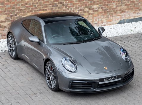 Porsche 911 Carrera 4S (992) 8