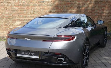 Aston Martin DB11 9