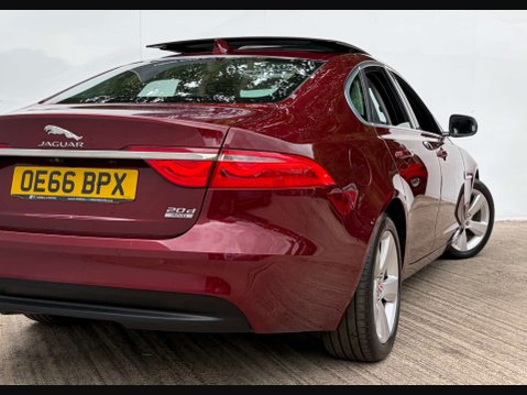 Jaguar XF 2.0 XF Portfolio D AWD Auto 4WD 4dr 29