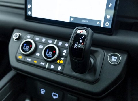 Land Rover Defender 110 V8 19