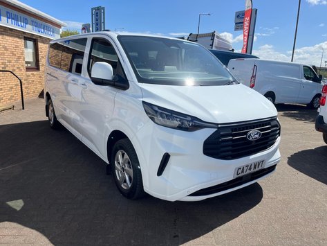 Ford Transit Custom TRANSIT CUSTOM 320 L2 DIESEL FWD 2.0 Eco Blue 136ps H1 Kombi Limited 9-Seat