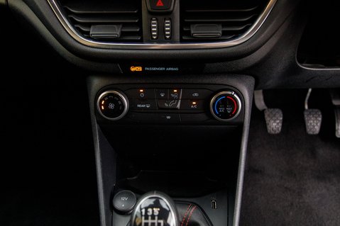 Ford Fiesta ST-LINE MHEV 32