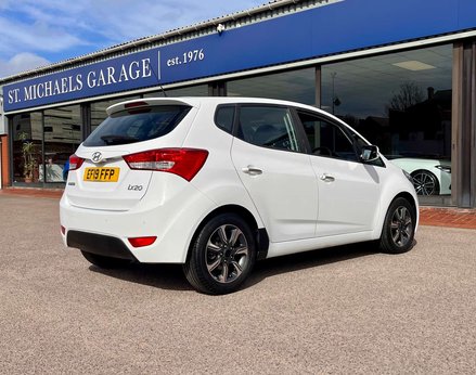 Hyundai ix20 1.6 ix20 SE Nav MPI Auto 5dr 8