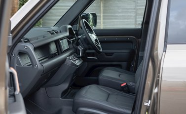 Land Rover Defender 110 X P400 17