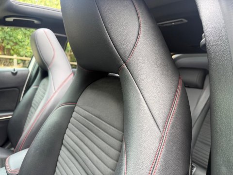 Mercedes-Benz A Class 2.1 A200d AMG Line (Premium Plus) 7G-DCT Euro 6 (s/s) 5dr 46