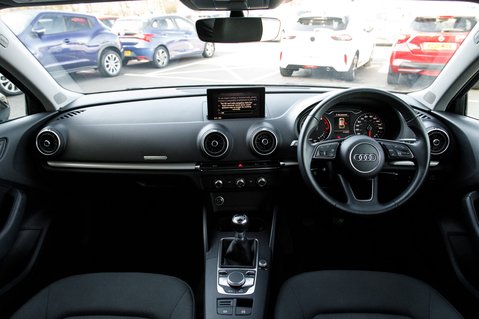Audi A3 TFSI SE TECHNIK 3