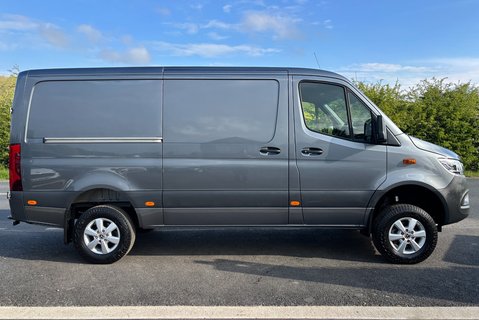 Mercedes-Benz Sprinter 319 Cdi 7g-Tronic L2 H1 4x4 Panel Van - Air Con / Sat Nav / Rear Camera 10