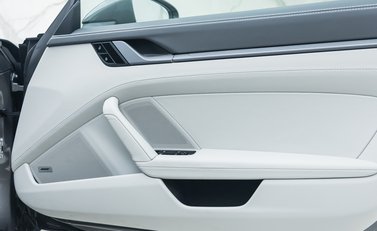 Porsche 911 Carrera S (992) 21