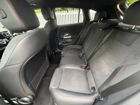 Mercedes-Benz GLA GLA 200 AMG LINE PREMIUM 32