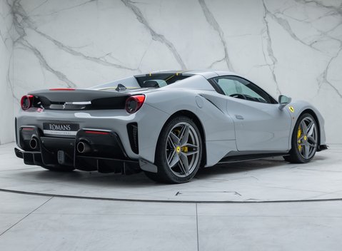 Ferrari 488 Pista Spider 8