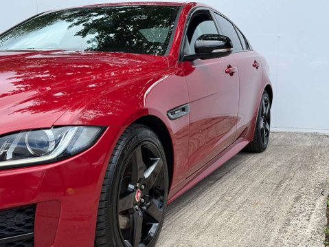 Jaguar XE 2.0 XE R-Sport D Auto 4dr 13