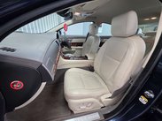 Jaguar XF 3.0d V6 Premium Luxury Saloon 4dr Diesel Auto Euro 5 (240 ps) 9