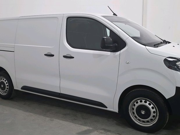 Vauxhall Vivaro VIVARO XL DIESEL 2.0 Turbo D 145 Prime H1 Van 3