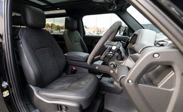 Land Rover Defender 90 V8 12