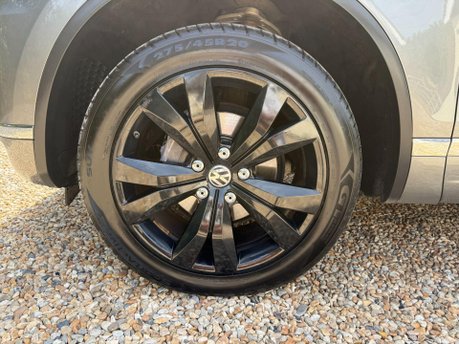 Volkswagen Touareg 3.0 TDI V6 BlueMotion Tech R-Line Tiptronic 4WD Euro 6 (s/s) 5dr 12