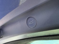 Tesla Model Y (Dual Motor) Long Range SUV 5dr Electric Auto 4WDE (384 bhp) 23