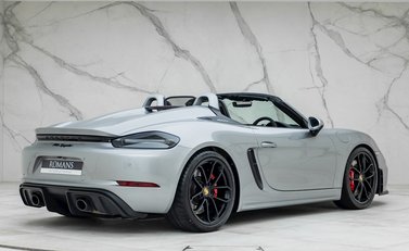 Porsche 718 Boxster Spyder 10