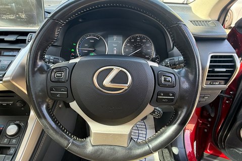 Lexus NX 300H LUXURY - PANORAMIC ROOF -2 OWNERS - 7 LEXUS SERVICES 8