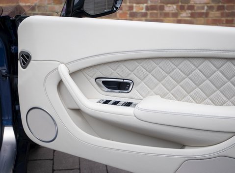 Bentley Continental GT V8 S Mulliner Convertible 23