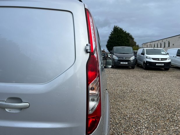 Ford Transit Connect SWB L1H1 Limited 200 Air Con Alloys Camera Sensors EURO 6 NO VAT 23