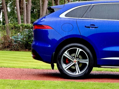 Jaguar F-Pace I V6 S AWD 33