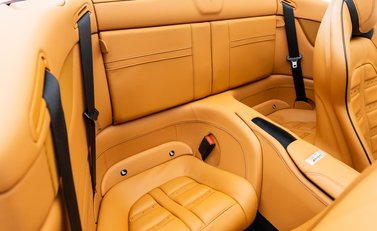 Ferrari California T 16