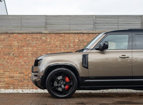 Land Rover Defender 110 X P400 29